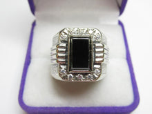 Load image into Gallery viewer, Vintage 925 Sterling Silver Black Agate Signet Ring – Art Deco-Inspired Ribbed Design & CZ Halo, Size 10.25