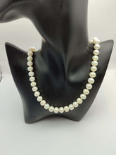 Load image into Gallery viewer, Vintage 14K Yellow Gold Pearl Necklace – 65.23g | 50 cm Strand