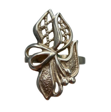 Load image into Gallery viewer, Vintage USSR sterling silver filigree flower bow ring with statement design, size 7.25, featuring intricate craftsmanship.