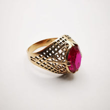 Load image into Gallery viewer, Oval Ruby Gemstone Set in Vintage 14K Rose Gold Ring