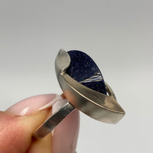 Load image into Gallery viewer, Vintage 875 silver Aventurine statement ring with 14K gold accents, size 8.25, featuring a bold, polished gemstone design.