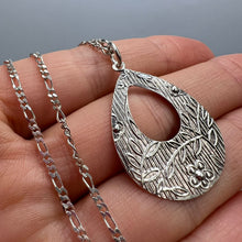 Load image into Gallery viewer, Close-up of Vintage 925 Sterling Silver Chain and Pendant Set