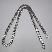 Load image into Gallery viewer, Detailed Cuban Link Pattern on Vintage 925 Sterling Silver Chain Necklace