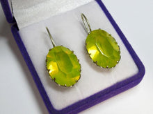 Load image into Gallery viewer, Vintage Russian Soviet sterling silver Fezba Market earrings with intricate Alpanite design for women's jewelry.