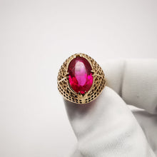 Load image into Gallery viewer, Side View of Vintage 583 Rose Gold Filigree Ring with Oval Ruby