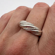 Load image into Gallery viewer, Vintage USSR 916 silver twisted rope ring with star hallmark, unisex band, size 9.5, featuring detailed craftsmanship.