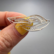 Load image into Gallery viewer, Elegant Handmade Vintage 960 Silver Leaf Brooch with Layered Design
