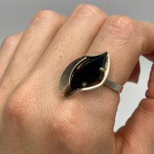 Load image into Gallery viewer, Vintage silver aventurine statement ring with 14K gold accents, size 8.25, featuring a polished green gemstone design.