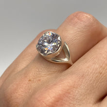 Load image into Gallery viewer, Vintage 925 Sterling Silver cubic zirconia statement ring for women, size 6, featuring intricate design and sparkling stones.