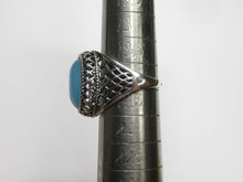 Load image into Gallery viewer, Vintage 925 Sterling Silver Blue Agate Statement Ring – Oval Cabochon & Geometric Latticework, Size 9.5