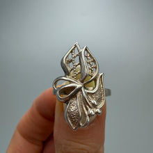 Load image into Gallery viewer, Vintage USSR 925 sterling silver filigree flower bow ring, size 7.25, featuring intricate craftsmanship and detailed floral design.