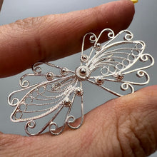 Load image into Gallery viewer, Vintage 960 silver filigree butterfly brooch with handmade wirework, detailed jewelry pin featuring intricate craftsmanship.