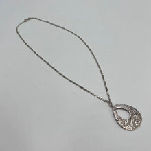 Load image into Gallery viewer, Vintage 925 sterling silver chain and pendant set for women, featuring retro classic jewelry with intricate silver detailing.