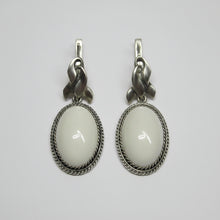 Load image into Gallery viewer, Vintage 925 sterling silver earrings with oval white Kohalong cabochon gemstones