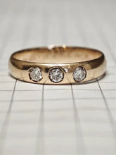 Load image into Gallery viewer, Close-up of Three Natural Round Diamonds on Vintage 14K Gold Band Ring
