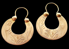 Load image into Gallery viewer, Close-up of Antique Russian Imperial 56 Gold Shield Hoop Earrings with Hand-Engraved Details
