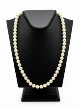 Load image into Gallery viewer, Vintage 18K Yellow Gold Pearl Necklace – 28.79g | 48 cm Strand
