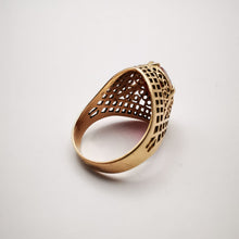 Load image into Gallery viewer, Close-up of Vintage Soviet 14K Rose Gold Oval Ruby Ring
