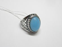 Load image into Gallery viewer, Vintage 925 Sterling Silver Blue Agate Statement Ring – Oval Cabochon &amp; Geometric Latticework, Size 9.5
