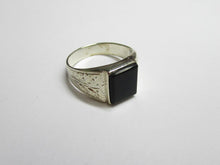 Load image into Gallery viewer, Vintage 925 Sterling Silver Black Agate Signet Ring – Art Deco-Inspired Engraved Band, Size 8.5
