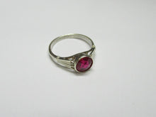 Load image into Gallery viewer, Detailed Stepped and Fluted Shoulder Design on Vintage USSR 875 Silver Ring
