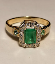 Load image into Gallery viewer, Side View of 14K 585 Gold Emerald and Diamond Ring showing Shoulder Emerald Accents
