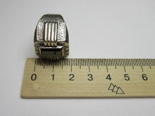 Load image into Gallery viewer, Vintage 925 Sterling Silver Black Agate Signet Ring – Art Deco-Inspired Ribbed Design &amp; CZ Halo, Size 10.25
