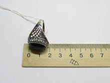 Load image into Gallery viewer, Vintage 925 Sterling Silver Black Agate Ring – Art Deco-Inspired Geometric Latticework, Size 10.25
