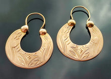 Load image into Gallery viewer, Antique Hand-Engraved Russian Imperial 56 Gold Hoop Earrings
