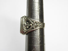 Load image into Gallery viewer, Vintage 925 Sterling Silver Black Agate Signet Ring Filigree Size 9

