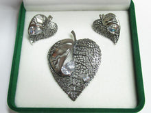 Load image into Gallery viewer, Elegant Vintage Sterling Silver Openwork Leaf Set with Clear CZ Stones
