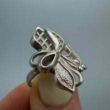Load image into Gallery viewer, Vintage USSR sterling silver filigree flower bow ring in size 7.25, featuring intricate design and statement style.
