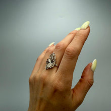Load image into Gallery viewer, Vintage USSR 925 sterling silver filigree flower bow ring, size 7.25, featuring detailed craftsmanship and intricate design.
