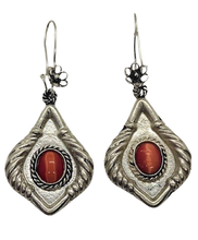 Load image into Gallery viewer, Vintage 925 Sterling Silver Carnelian Dangle Earrings with Oval Cabochons and Diamond-Shaped Design
